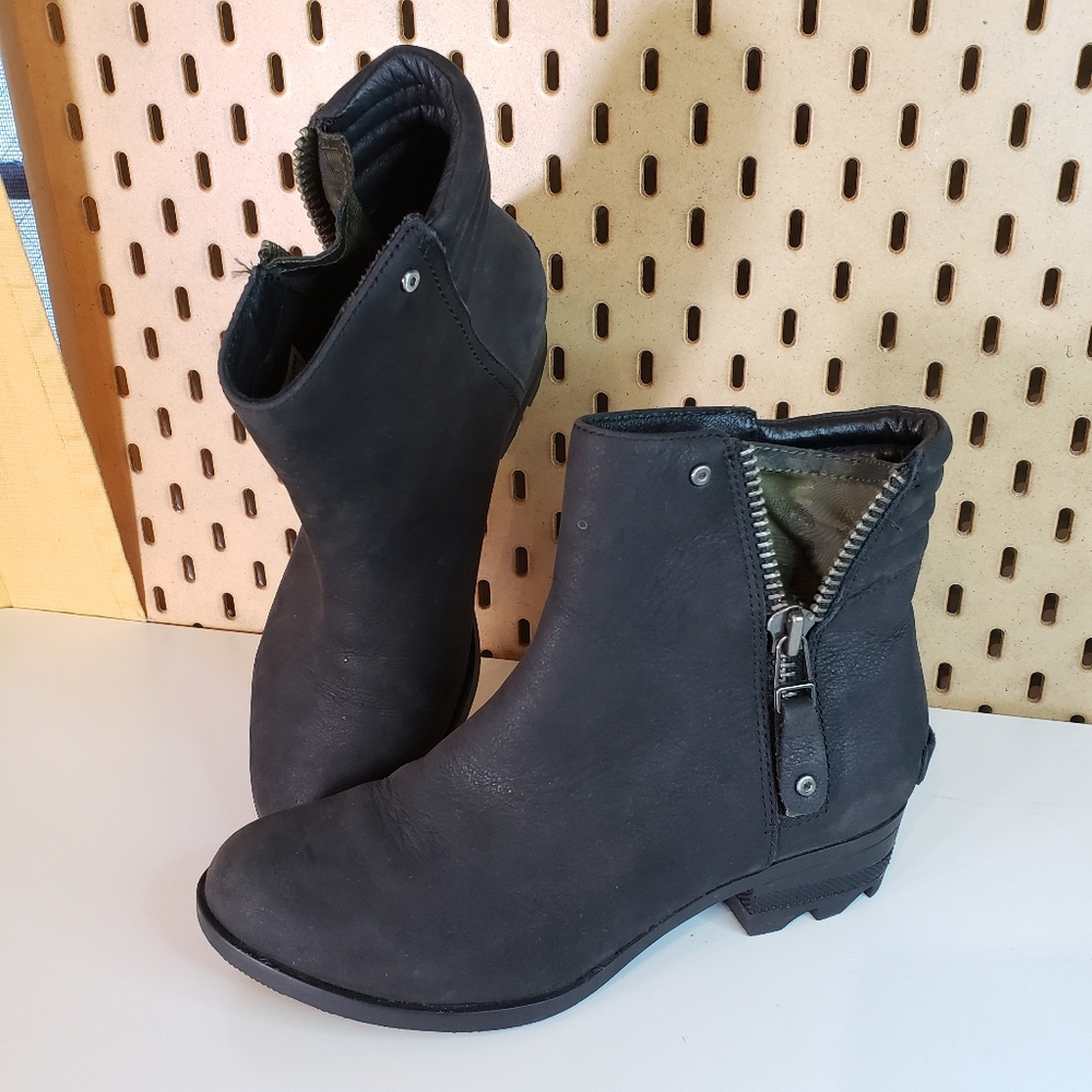 SOREL Danica Leather Side Zip Ankle Boots Womens 7.5 Outdoor Hiking grunge black